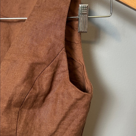 Lovers + Friends Asa Linen Vest in Chocolate size XS 
Lovers and Friends - Picture 10 of 12
